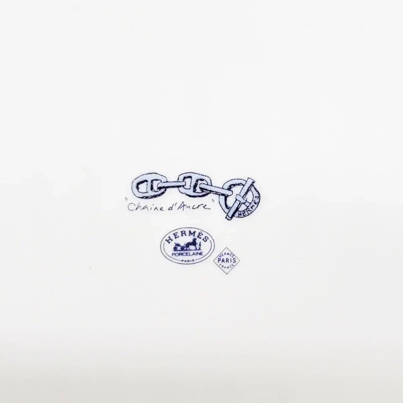 샹달 접시 바닥에 찍힌 Chaîne d'Ancre 글씨와 에르메스 파리 도장